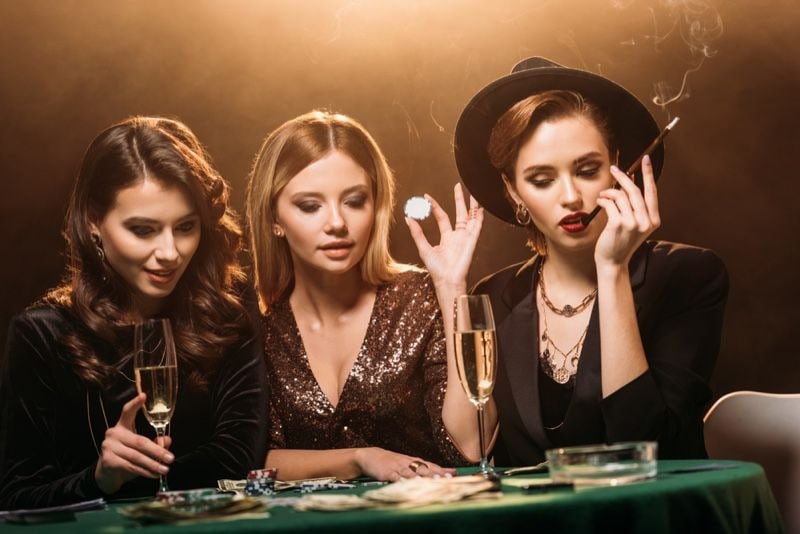 shwe luck Live Baccarat — Real Dealer ကာဒ်ဂိမ်း